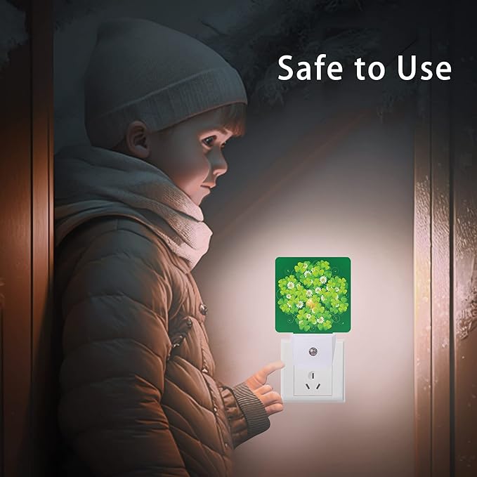 St Patrick's Day Night Light,Happy Green Clover Night Lights Plug into Wall with Dusk to Dawn Light Sensors 0.5W Led Night-Lights for Stairway/Hallway/Bedroom St Patrick's Day Décor