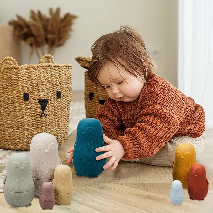 Chivao 8 Pieces Russian Nesting Dolls Silicone Matryoshka Doll Educational Stacking Nesting Dolls for Toddlers Vivid Food Grade Baby Teether for Kids, Gift for Kids(Penguin)