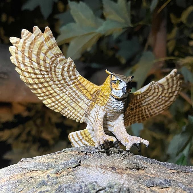 Safari Ltd. Great Horned Owl Figurine - Detailed 5.5" Plastic Model Figure - Fun Educational Play Toy for Boys, Girls & Kids Ages 3+