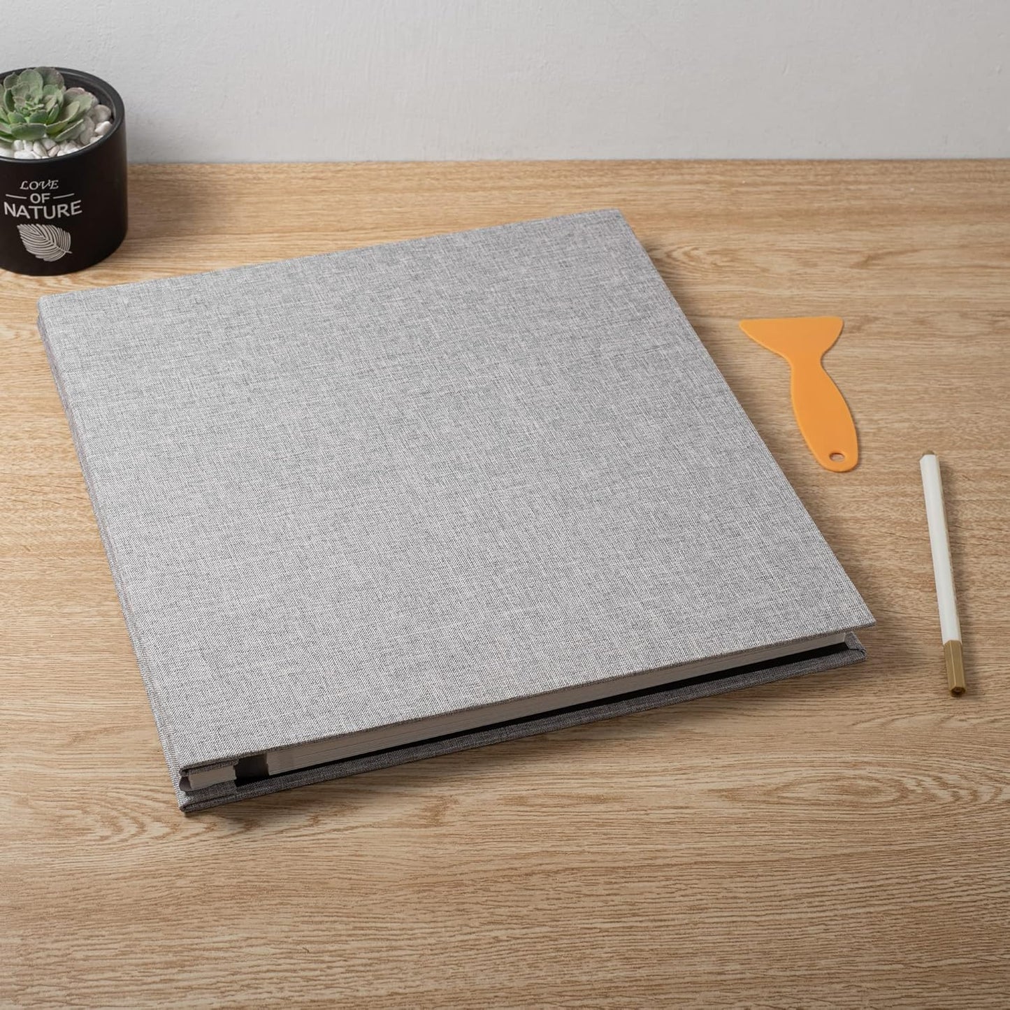 Large Photo Album Self Adhesive Scrapbook Album for 4×6 5×7 8×10 Pictures DIY Magnetic Linen Cover Album 60 Pages for Family Wedding Gifts with Metal Pen and Plastic Board