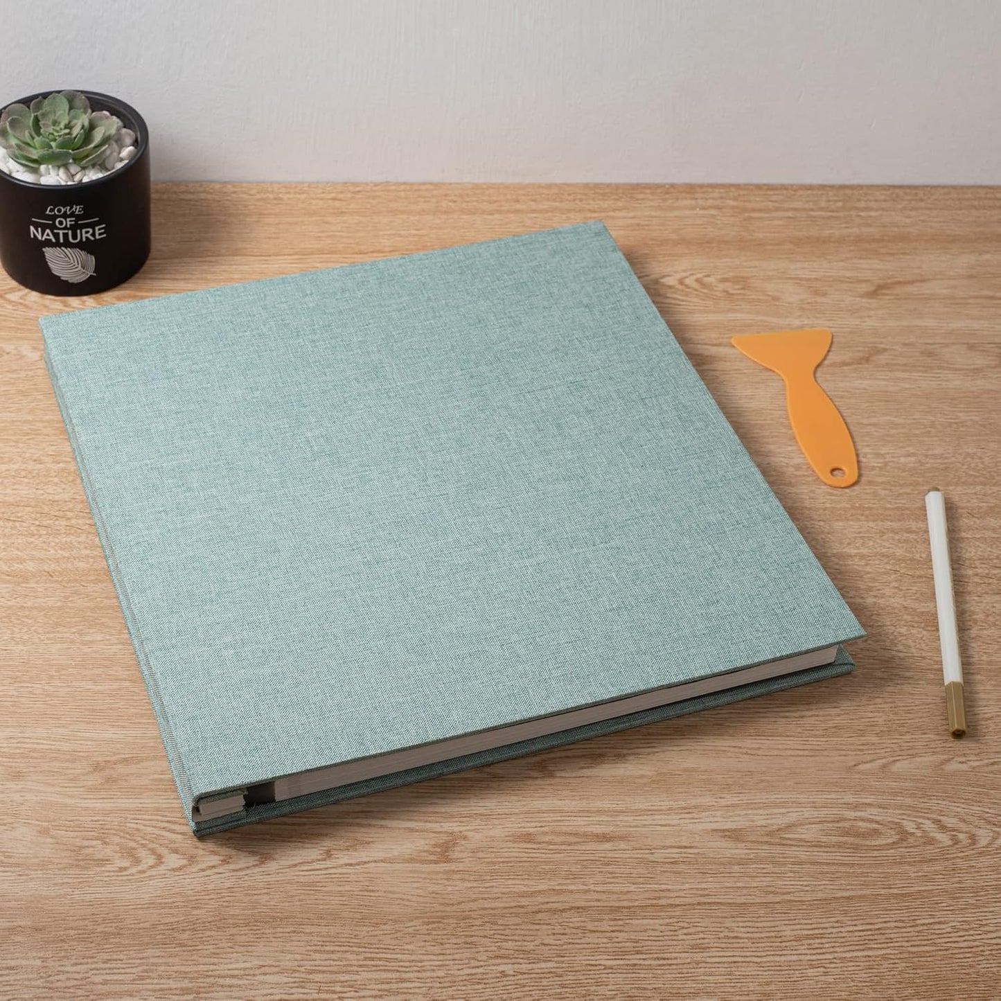 Large Photo Album Self Adhesive Scrapbook Album for 4×6 8×10 Pictures DIY Magnetic Linen Cover Album 60 Pages for Family Wedding Gifts with Metal Pen and Plastic Board