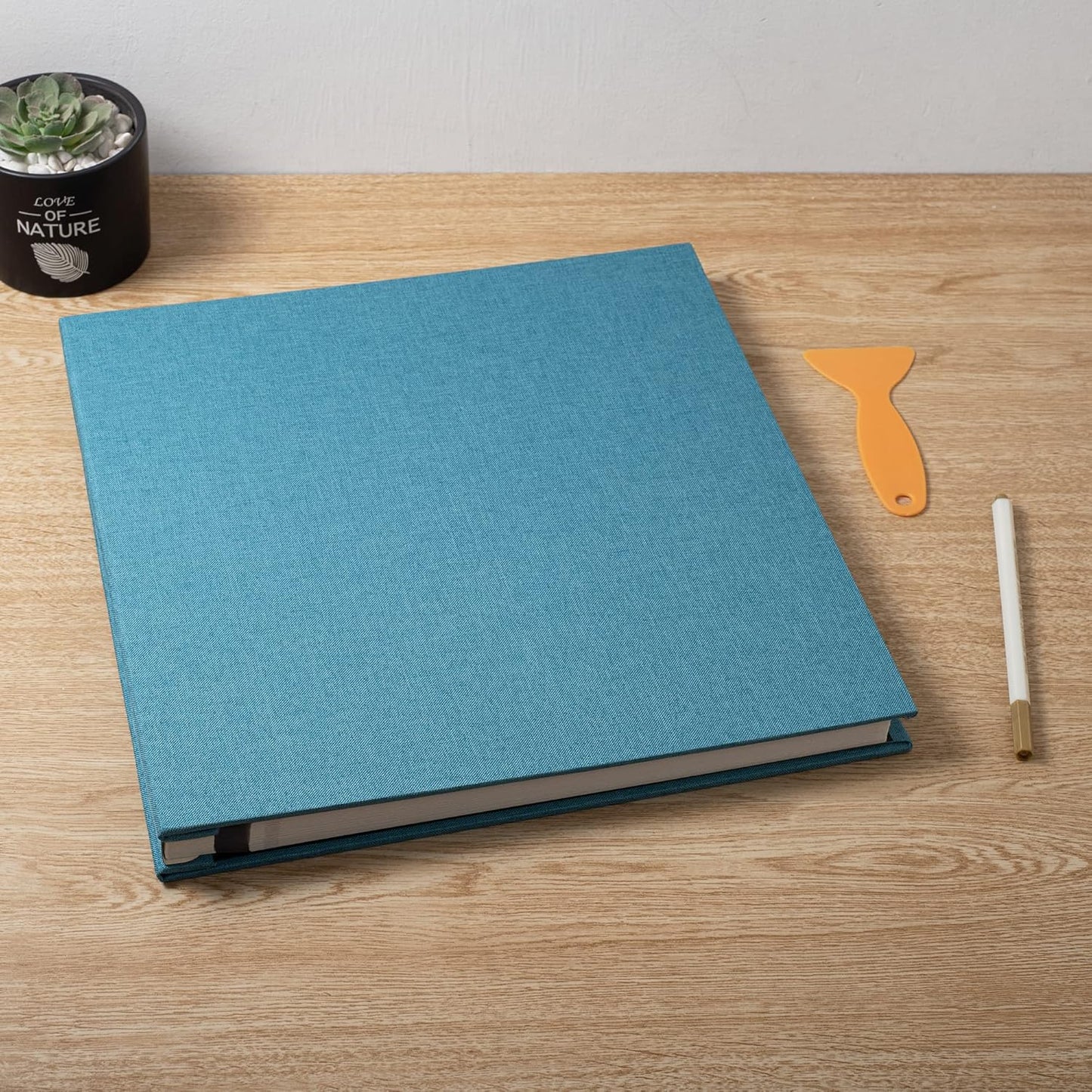 Large Photo Album Self Adhesive Scrapbook Album for 4×6 8×10 Pictures DIY Magnetic Linen Cover Album 60 Pages for Family Wedding Gifts with Metal Pen and Plastic Board