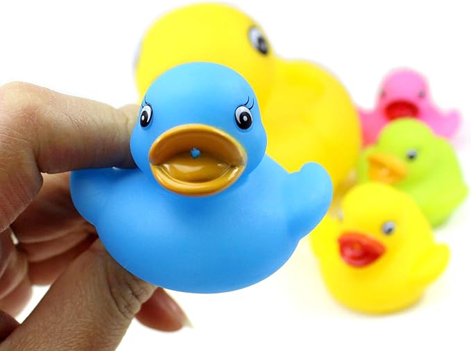 Floating Rubber Duckies Bath Play 5 Pieces Set - Includes 1 Jumbo Mama Ducky and 4 Baby Ducks - Fun Water Tub Playing Kits(4 Colors)