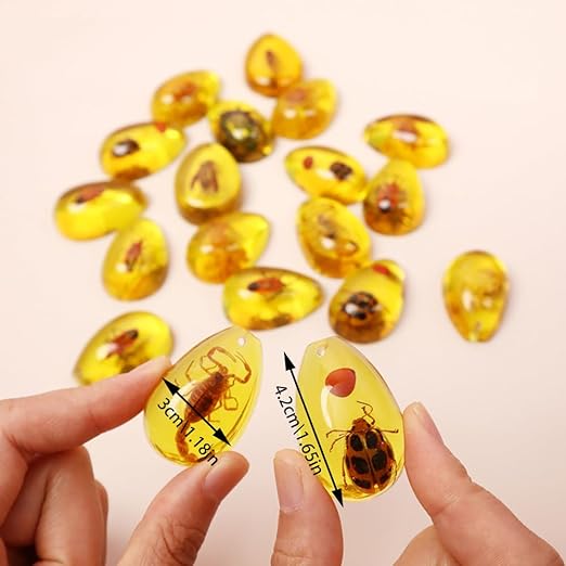 18 pcs Insect Amber Fossils, BOSOIRSOU Fossil Pendants, Different Insect Specimen, Bug Preserved in Resin, Educational and Scientific Amber Collections - Random Patterns