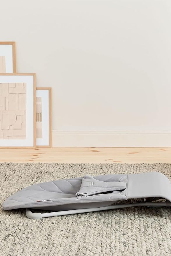 BabyBjörn Bouncer Bliss, Light Gray, Woven, Petal Quilt | 2-in-1 Adjustable Baby Bouncer Seat and Toddler Chair, Newborn to Toddler (8-29 lbs), 4 Positions, Lightweight & Portable