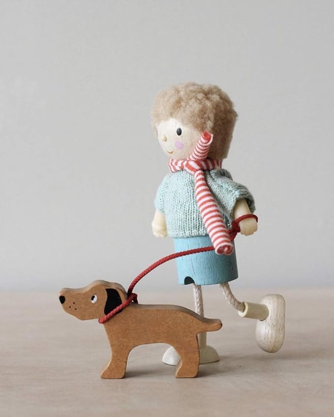 Tender Leaf Toys - The Goodwood Family - Wooden Miniatures Flexible Doll, Multicultural Action Figure for Dollhouse - Encourage Creative and Imaginative Fun Play for Children - Age 3+