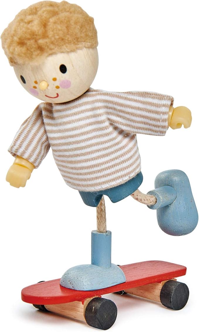 Tender Leaf Toys - The Goodwood Family - Wooden Miniatures Flexible Doll, Multicultural Action Figure for Dollhouse - Encourage Creative and Imaginative Fun Play for Children - Age 3+