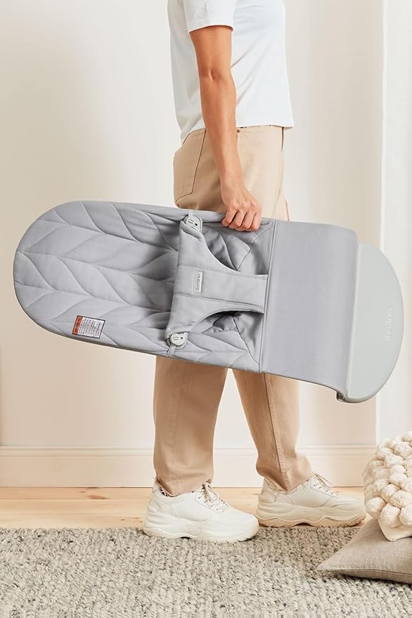 BabyBjörn Bouncer Bliss, Light Gray, Woven, Petal Quilt | 2-in-1 Adjustable Baby Bouncer Seat and Toddler Chair, Newborn to Toddler (8-29 lbs), 4 Positions, Lightweight & Portable