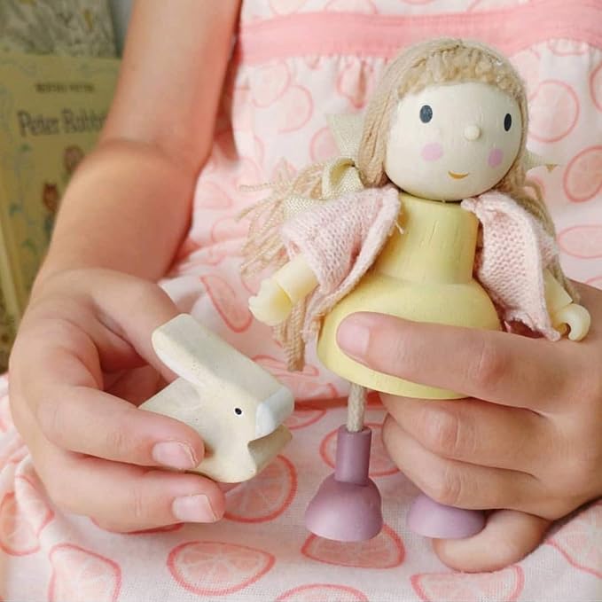 Tender Leaf Toys - The Goodwood Family - Wooden Miniatures Flexible Doll, Multicultural Action Figure for Dollhouse - Encourage Creative and Imaginative Fun Play for Children - Age 3+