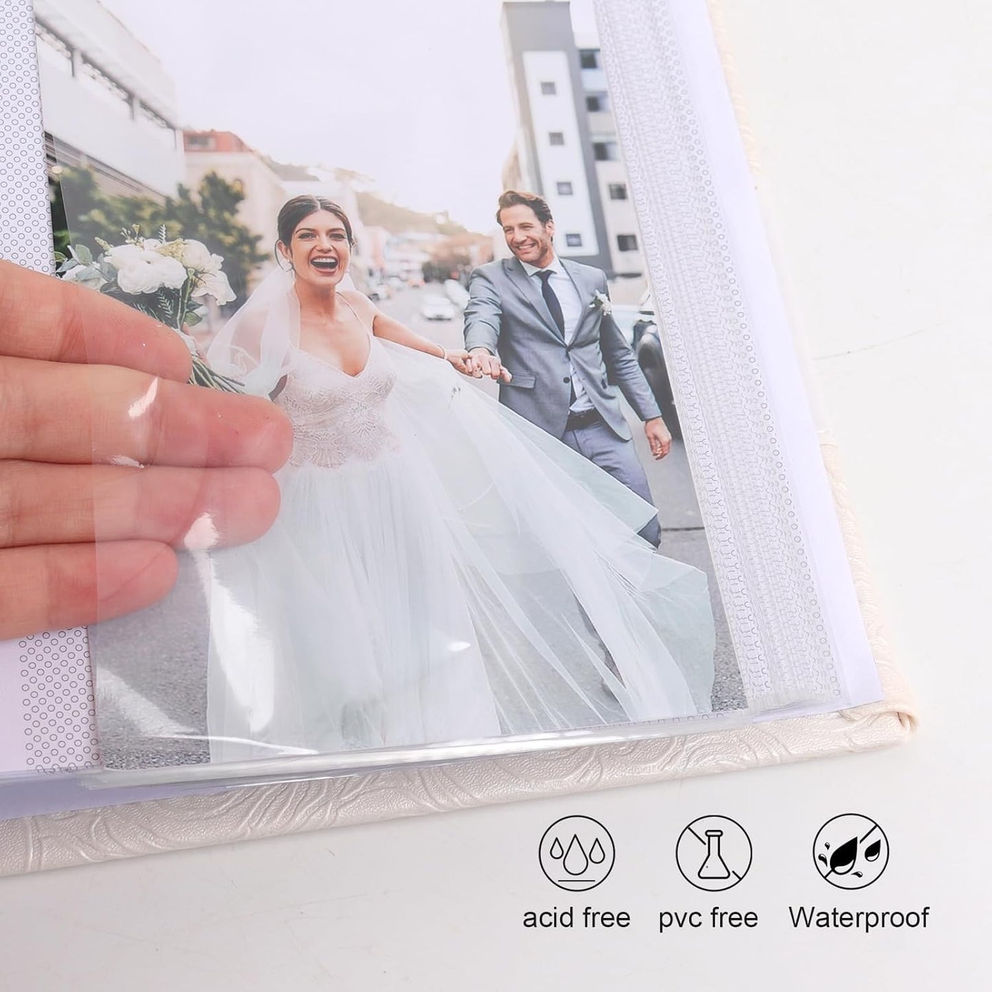 RECUTMS Photo Album 4x6 with Writing Space 100 Photos Photo Book, Leather Cover Picture Album with Memo Areas for Wedding Anniversary Family Baby Couple Valentines Graduation Travel (White)