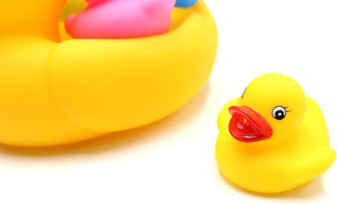 Floating Rubber Duckies Bath Play 5 Pieces Set - Includes 1 Jumbo Mama Ducky and 4 Baby Ducks - Fun Water Tub Playing Kits(4 Colors)