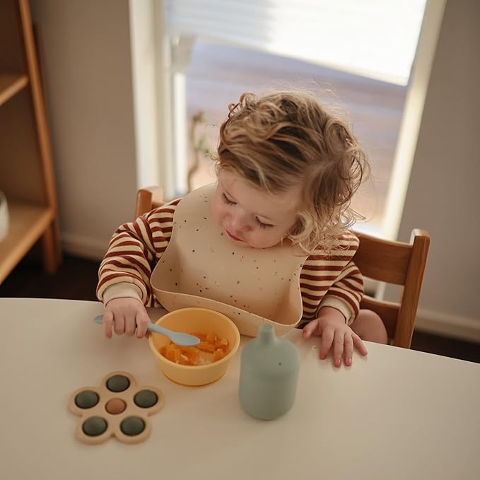mushie Flower Press Toy (Dried Thyme/Natural/Shifting Sand)
