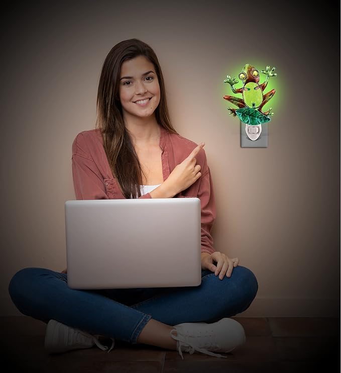 Puzzled Frog Night Light Lamp - Plug in Night Light with On Off Switch, Energy-Efficient Animal Lamp for Stairways, Bedrooms, Bathrooms, Nursery Rooms, Cute Little Green Frog Decor