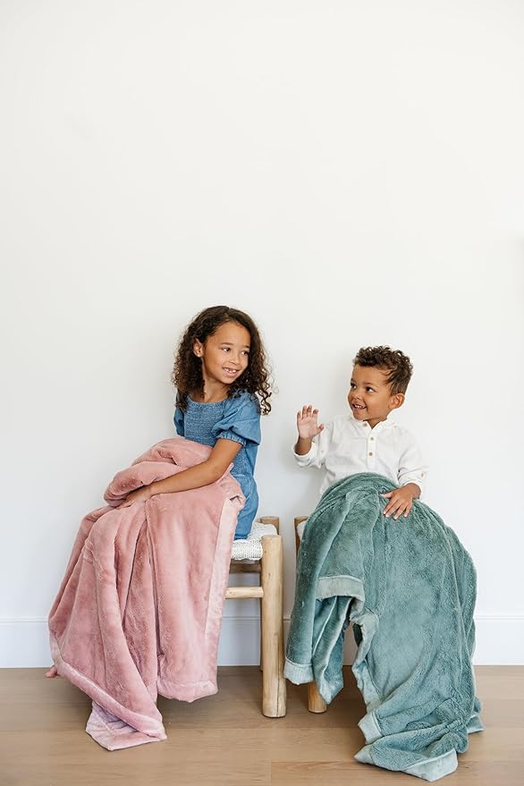 SARANONI Luxury Lush Kids Blanket | Ultra-Soft & Cozy Plush Comfy Blankets for Kids & Teens | Ballet Slipper Pink - 40” x 60”