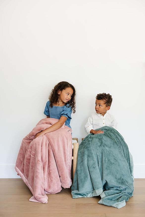 SARANONI Luxury Lush Kids Blanket | Ultra-Soft & Cozy Plush Comfy Blankets for Kids & Teens | Ballet Slipper Pink - 40” x 60”