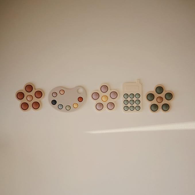 mushie Paint Palette Press Toy