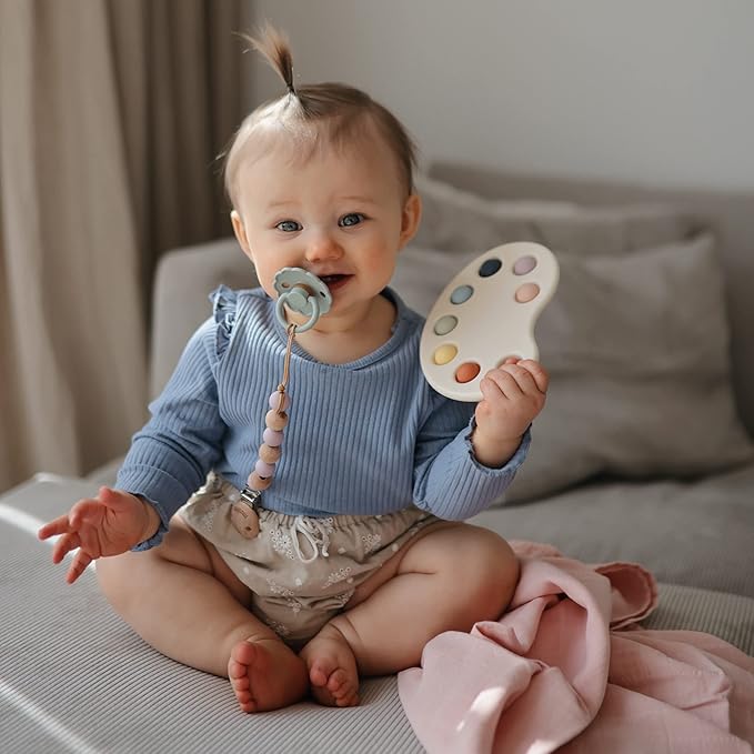 FRIGG Daisy Natural Rubber Baby Pacifier | Made in Denmark | BPA-Free (Biscuit/Lily Pad, 0-6 Months) 2-Pack