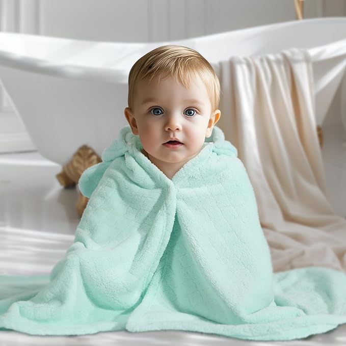 Hooded Bath Towels for Babies, 50 * 32 Inches Skin-Friendly Baby Towel with Animal Hood, 2-Pack Ultra Absorbent Thick Soft for Boys&Girls, White Sheep & Green Giraffe