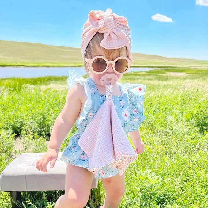 Ali+Oli Pacifier for Baby (2-pk) Set Daisy Flower Scallop (Pink-White) Concaved Shield Newborn Pacifiers, BPA-Free Silicone Baby Pacifier Set, Baby Binkies, Chupones para Bebes