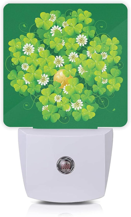 St Patrick's Day Night Light,Happy Green Clover Night Lights Plug into Wall with Dusk to Dawn Light Sensors 0.5W Led Night-Lights for Stairway/Hallway/Bedroom St Patrick's Day Décor
