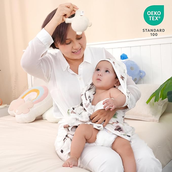 david's kids 2 Pack Hooded Baby Towels, 100% Muslin Cotton 6-Layer Ultra Soft Breathable Absorbent Baby Bath Towels for Infant and Toddler, Newborn Essentials, Large 32x32Inch, Woodland Animals