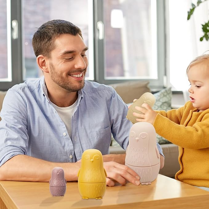 Chivao 8 Pieces Russian Nesting Dolls Silicone Matryoshka Doll Educational Stacking Nesting Dolls for Toddlers Vivid Food Grade Baby Teether for Kids, Gift for Kids(Penguin)