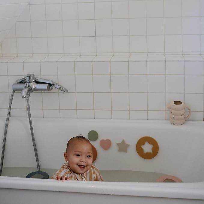 mushie Silicone Watering Can | Bath and Outdoor Play for Toddlers 10 Months+ (Vanilla Confetti)