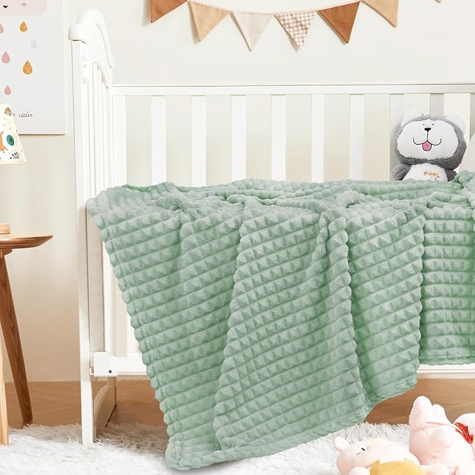 HOMRITAR 3D Flannel Fleece Baby Blanket for Unisex Sage Green Super Soft Plush Cozy Toddler Blanket with Square Grid Design Luxury Bed Blankets for Boys Girls 30 x 40 Inch