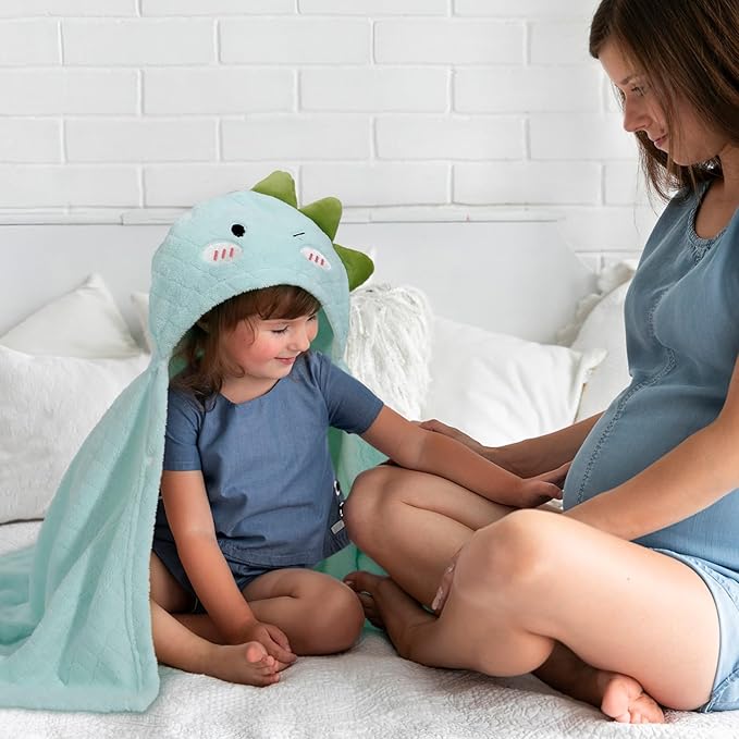 Baby Bath Towels Hooded, Dinosaur Thick Toddler Hooded Towel for Boy Age 0-5， 50" x 32" Large Size Soft Absorbent Coral Fleece Shower Gift for Kids,Beach Comfort Quick-Drying Green Dinosaur