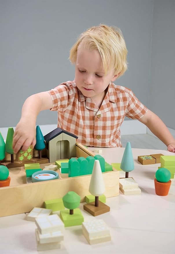 Tender Leaf Toys - Little Garden Designer - Wood Garden Building Play Set - Inspires Creativity, Encourages Role-Play and Story Invention, Educational Activity for Boys and Girls - Age 3+