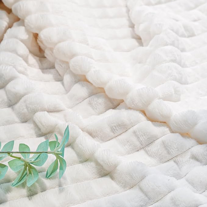 HOMRITAR Baby Blanket for Boys Girls Fleece Super Soft Plush Fuzzy Cozy Toddler Blanket with Square 3D Jacquard Grid Design Luxury Lightweight Bed Blanket for Newborn Infant Cream, 30 x 40 Inch
