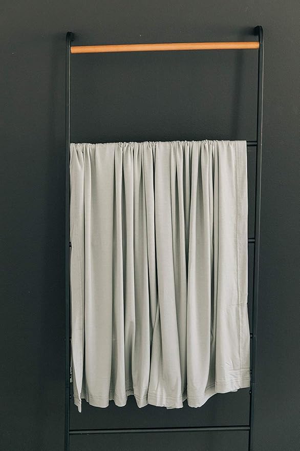 Mebie Baby Sage Stretch Swaddle, Modern and Neutral Swaddle Blanket for Baby Girl or Boy, Soft Baby Blankets, Newborn Swaddle Blanket, 0-3 Month, Comfy Wrap, Baby Essentials & Gifts (47" x 47")