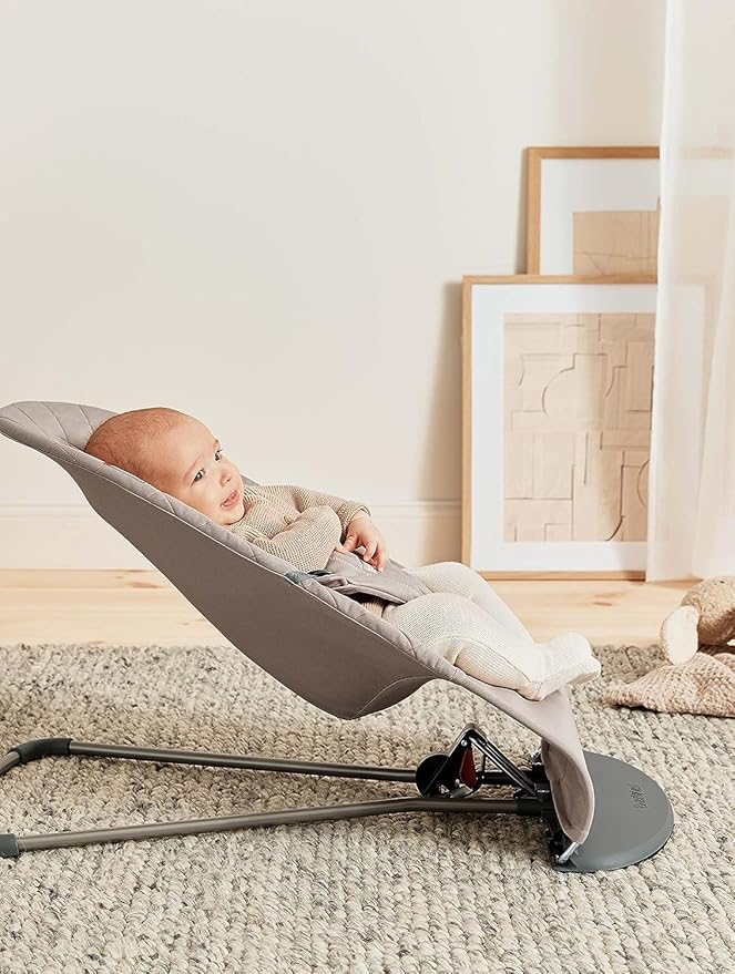 BabyBjörn Bouncer Bliss, Sand Gray, Woven, Classic Quilt | 2-in-1 Adjustable Baby Bouncer Seat and Toddler Chair, Newborn to Toddler (8-29 lbs), 4 Positions, Lightweight & Portable