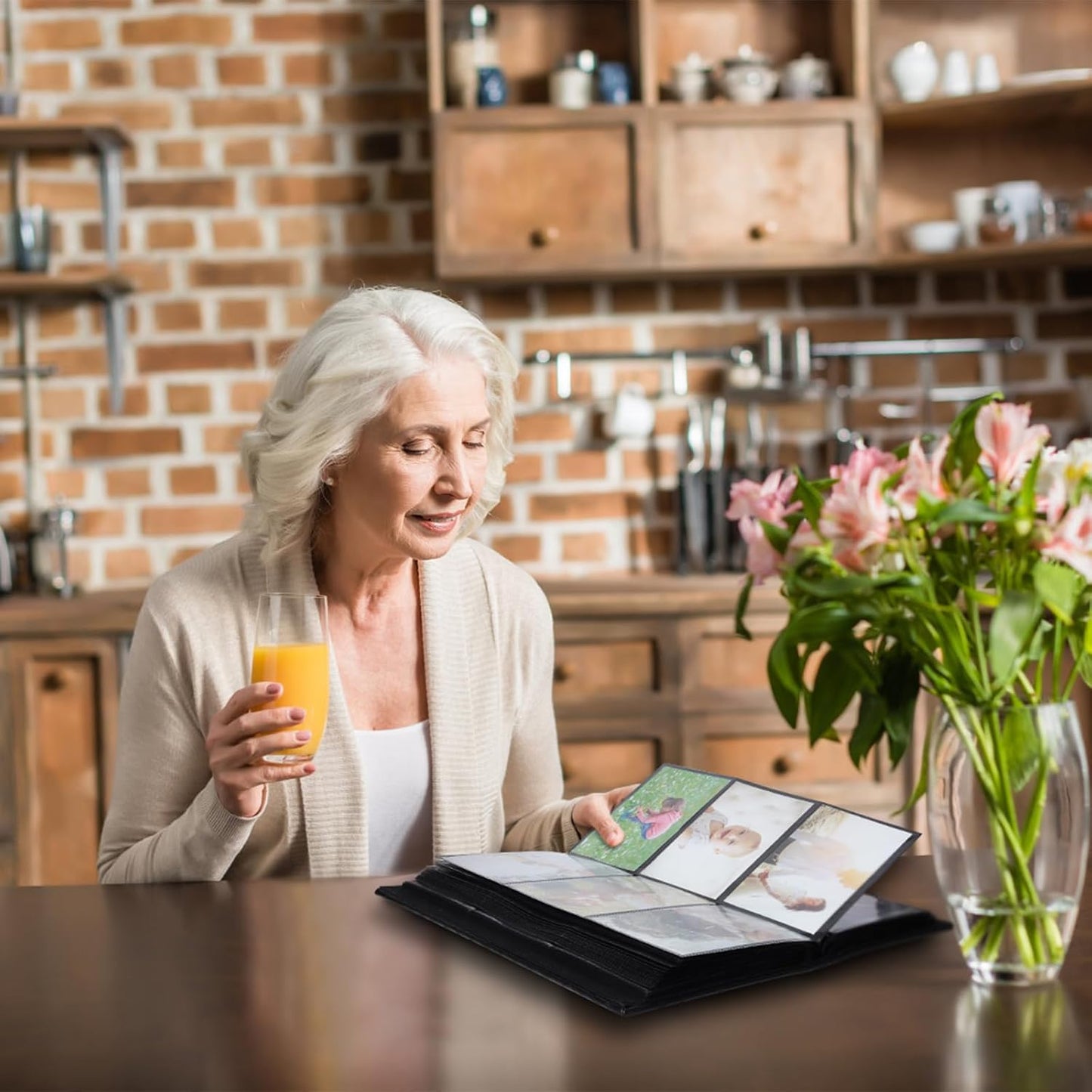 RECUTMS Photo Albums for 4x6 Photos Holds 300, 3 Per Pages Photo Picture Album PU Leather Button Grain Cover, Horizontal Photos Record Family Wedding Anniversary Baby Holiday Travel Album Brown