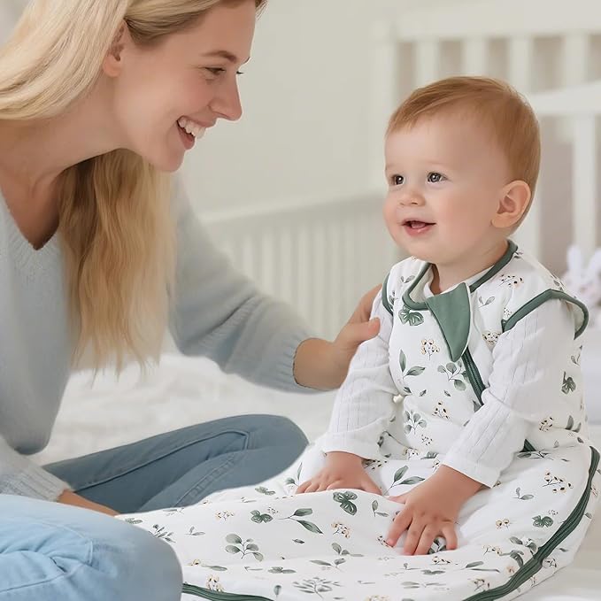 Mosebears Unisex Rayon Made from Bamboo Sleep Sack with 2-Way Zipper,2.5 Tog Baby Winter Sleep Sack(Plant,0-6 Months)