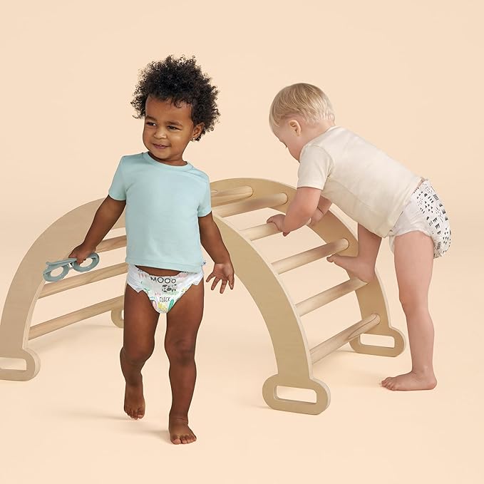 The Honest Company Clean Conscious Diapers for Delicate Skin | Up to 100% Leakproof | Hypoallergenic, Fragrance Free | Gender Neutral | Club Box, Size 7 (41+ lbs), 32 Count (Prints May Vary)