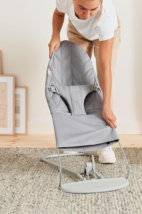 BabyBjörn Bouncer Bliss, Light Gray, Woven, Petal Quilt | 2-in-1 Adjustable Baby Bouncer Seat and Toddler Chair, Newborn to Toddler (8-29 lbs), 4 Positions, Lightweight & Portable