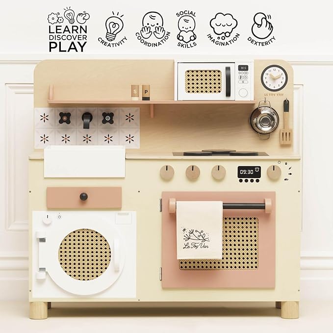 Le Toy Van – Large Wooden Kitchen Furniture Set | Grand Kitchen Cabinet and Appliance Pretend Play Set – Suitable for 36+ Months