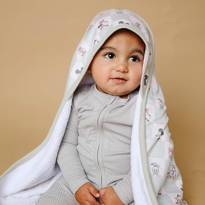 Premium Knit Hooded Bath Towel "Mickey Mouse & Friends" by Copper Pearl