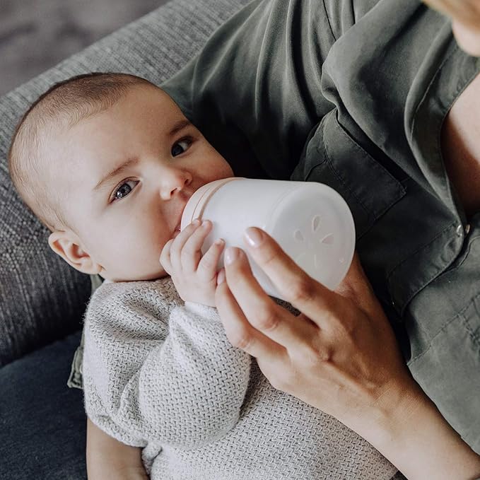 Suavinex Zero Zero Starter Set Small Anti Colic Baby Bottle, No 1 Spanish Baby Bottle Brand, Minimizes Bottle Rejection & Nipple Confusion, Medium Flow, 9 oz, Fair