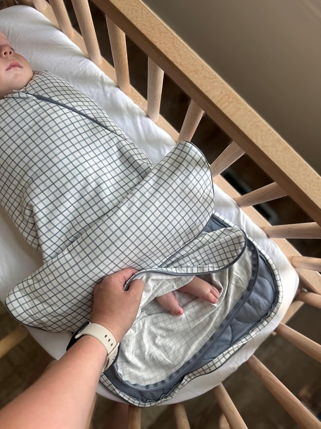 GUNAMUNA Swaddle Wrap for Newborns – Arms In or Out, Easy Diaper Changes with WONDERZiP, Soft Sleep Sack, 2.5 TOG