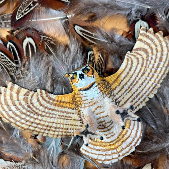 Safari Ltd. Great Horned Owl Figurine - Detailed 5.5" Plastic Model Figure - Fun Educational Play Toy for Boys, Girls & Kids Ages 3+