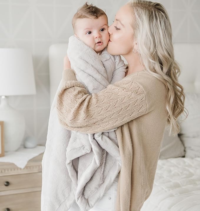 SARANONI Luxury Receiving Blankets for Babies | Ultra-Soft Lush and Boutique Quality Baby Blanket | Feather - 40” x 30”
