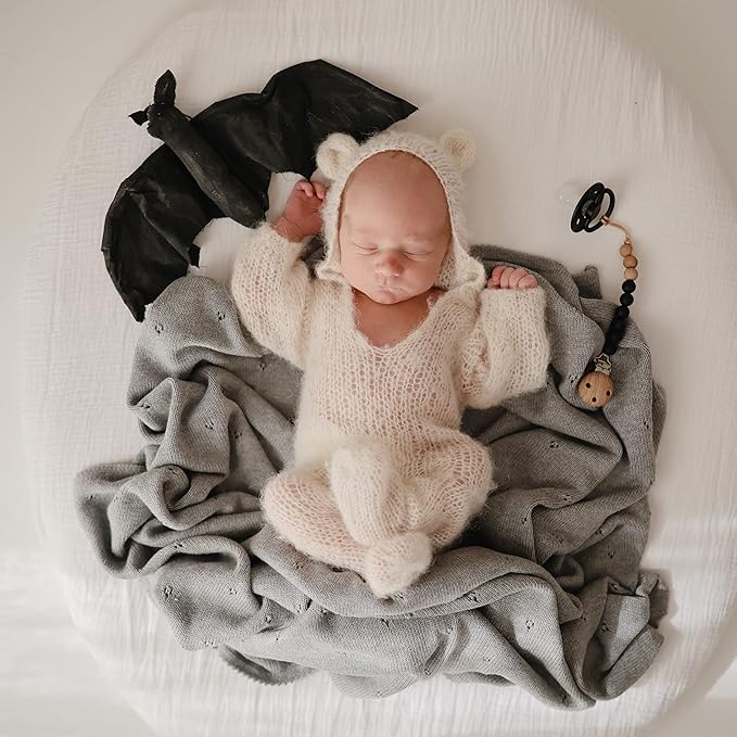 mushie 100% Silicone Baby Pacifier Clip BPA Free | Eva (Black)