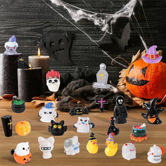 40pcs Halloween Mini Resin Figures 40 Styles Tiny Resin Animals to Hide Little Small Figures Miniature Figurines Bulk for Halloween Party Favors Bag Fillers DIY Craft Garden Dollhouse Decor