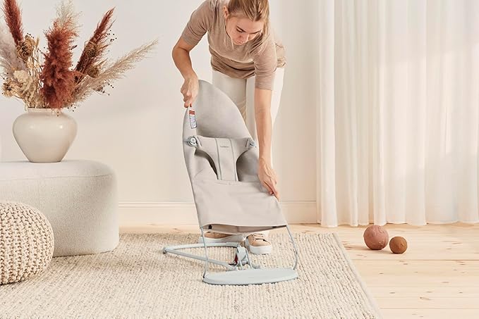 BabyBjörn Bouncer Bliss, Light Beige, 3D Jersey | 2-in-1 Adjustable Baby Bouncer Seat and Toddler Chair, Newborn to Toddler (8-29 lbs), 4 positions, Lightweight & Portable