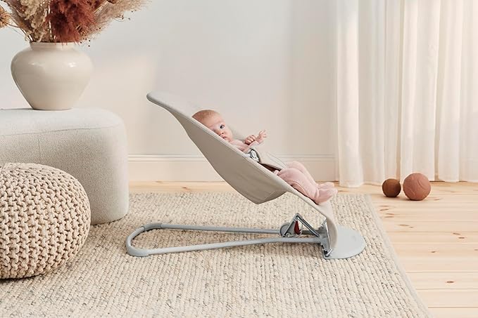 BabyBjörn Bouncer Bliss, Light Beige, 3D Jersey | 2-in-1 Adjustable Baby Bouncer Seat and Toddler Chair, Newborn to Toddler (8-29 lbs), 4 positions, Lightweight & Portable