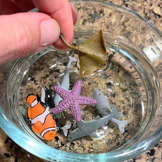 Safari Ltd. Ocean Fun Pack - Mini Figures of Sea Creatures - Educational Toy Set for Boys, Girls, and Kids Ages 5+