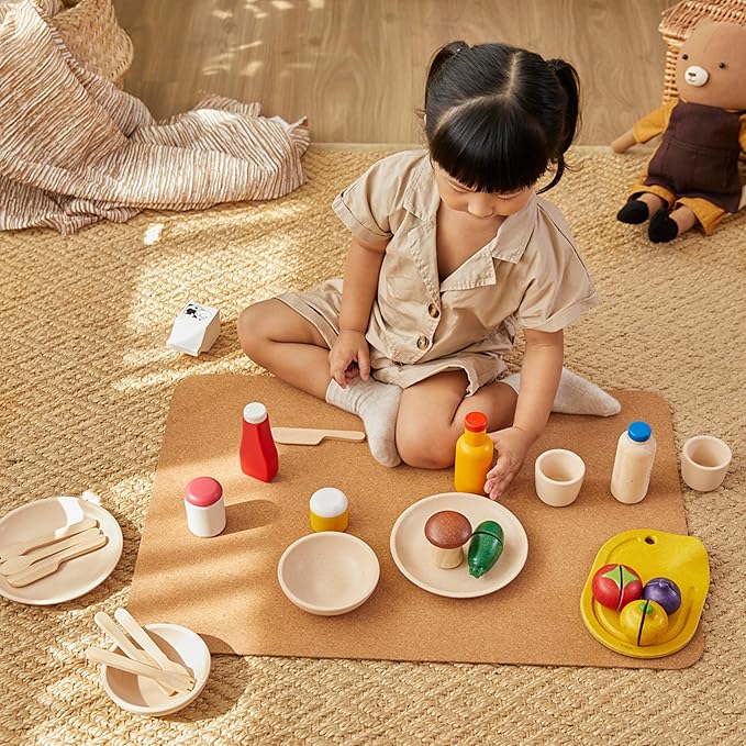 PlanToys® Wooden Food & Beverage Pretend Play Set | Montessori Kitchen Toys for Toddlers & Kids | Eco-Friendly Wooden Role Play Food | Includes Milk Carton, Juice, Water, Ketchup, Jam & Honey