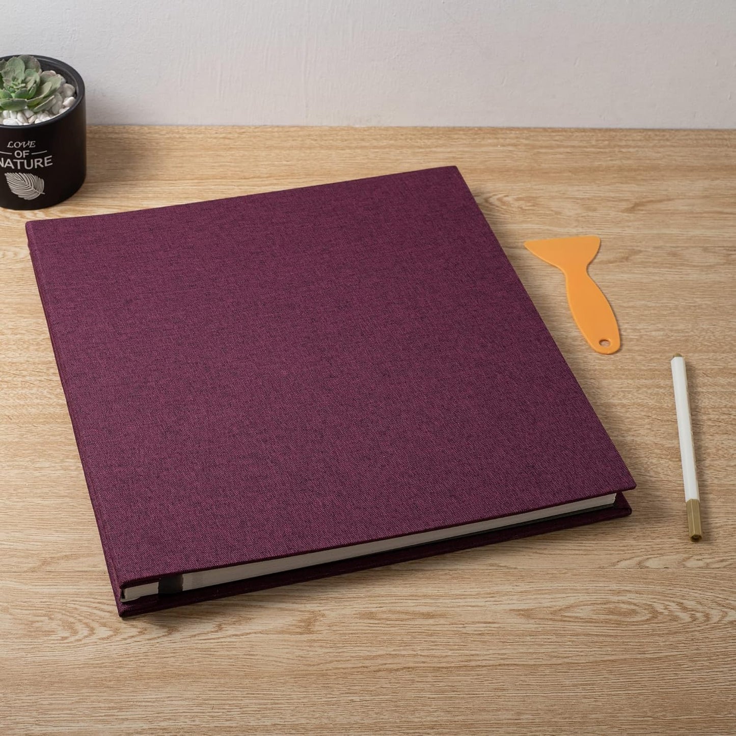 Large Photo Album Self Adhesive Scrapbook Album for 4×6 8×10 Pictures DIY Magnetic Linen Cover Album 40 Pages for Family Wedding Gifts with Metal Pen and Plastic Board